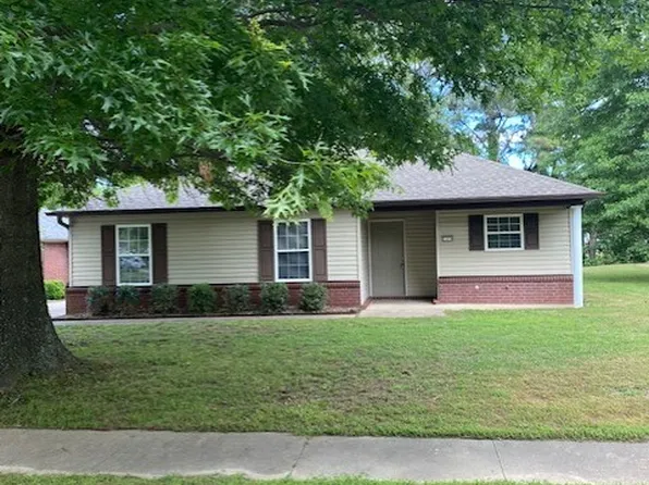 1370 N Tradition Ave, Fayetteville, AR 72704