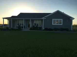 17368 254th St, Tonganoxie, KS 66086