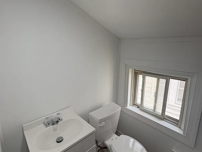 1113 Elm St — Photo 10