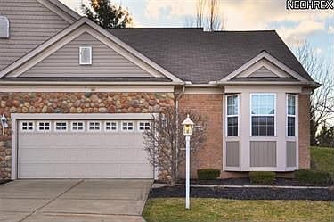 1st image of 374 Stone Bridge Dr