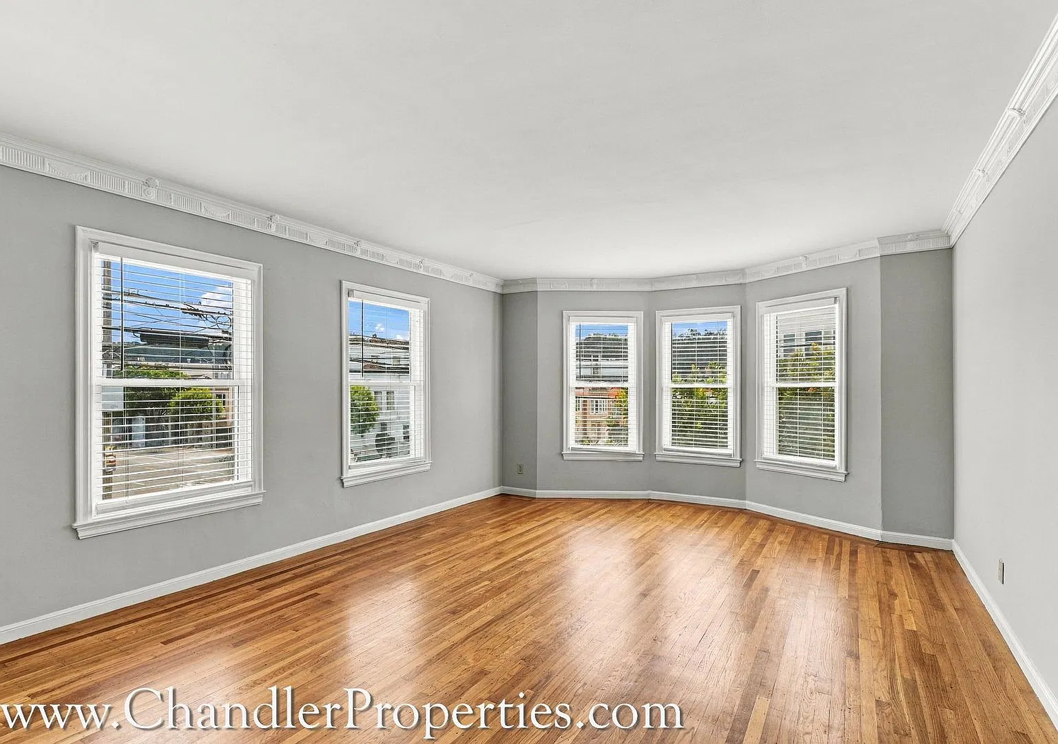 2710 Cabrillo Street Apartments — Photo 2