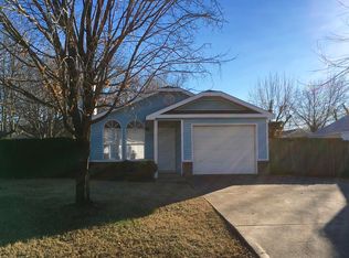499 E Redbud Ln, Fayetteville, AR 72703