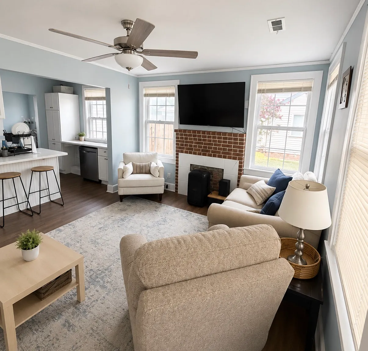 4 bed, 1200 sqft, $4,200 — Photo 4