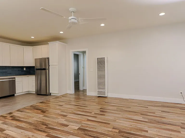 Garfield Avenue Apartments — Photo 50