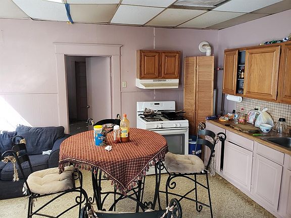 3rd image of 437 W Brooklyn Ave