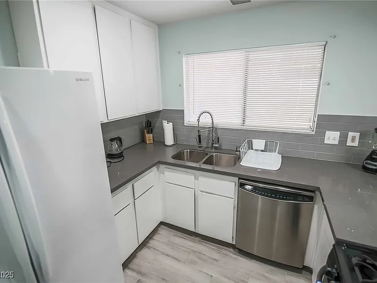 7399 Topeka Dr — Photo 10