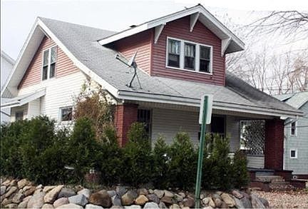 2nd image of 515 N Walnut St