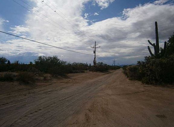 Exterior Neighborhood (street photo)