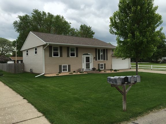 2nd image of 1200 Shorewood Dr