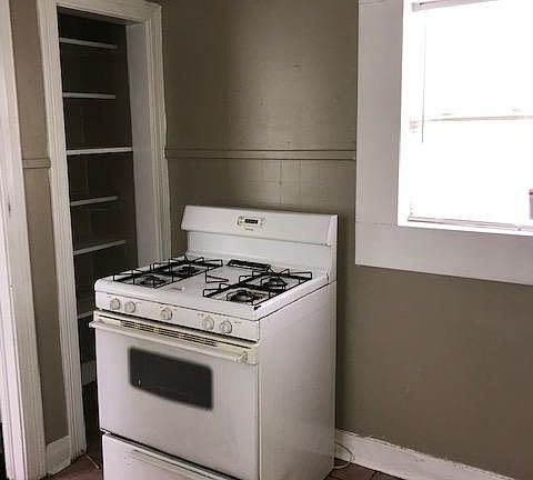 5th image of 2606 Cypress St