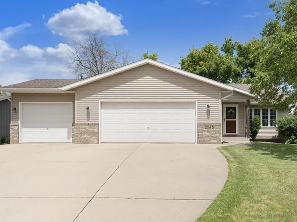 2040 Greenwood Dr NE, Owatonna, MN 55060