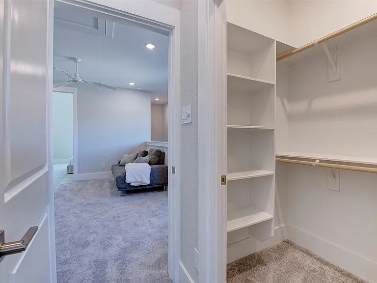 5138 Rosslyn Rd — Photo 25