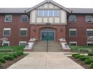 531 Colebrook Dr APT B, Saint Louis, MO 63119