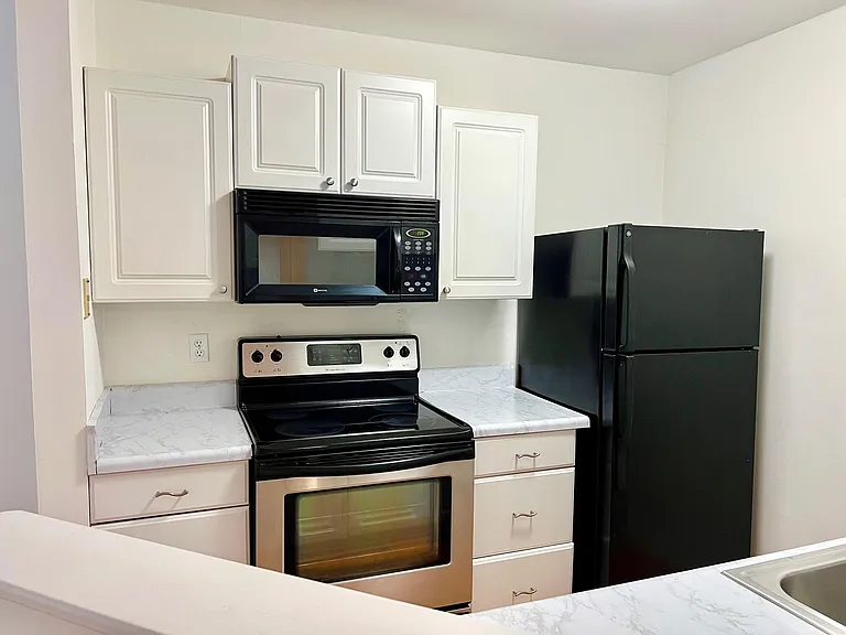 352 Sandpiper Dr #G — Photo 8