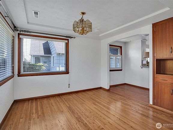 5th image of 1117 N Mason Avenue