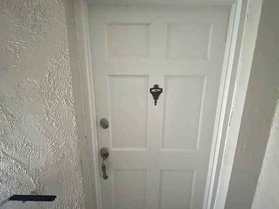 3rd image of 600 N Grove St #12