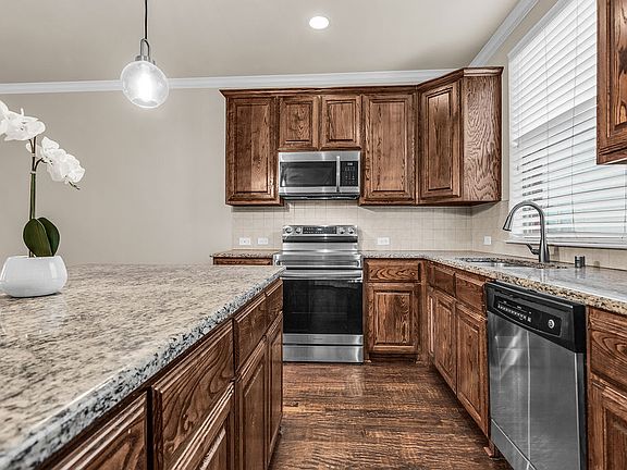 4th image of 2500 Rockbrook Dr #C41