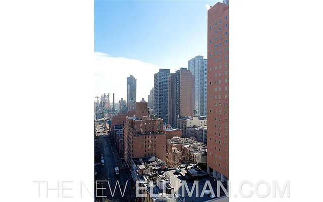 Sold by Douglas Elliman | media 21