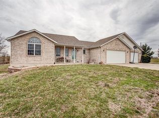 7808 Maple Grove Rd, Troy, IL 62294