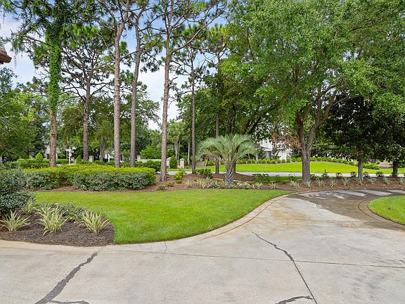 3rd image of 3155 N Club Dr
