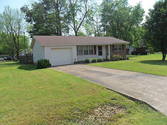 2nd image of 212 E Phillips St