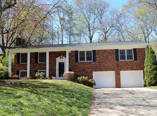 1161 11th Street Cir NW, Hickory, NC 28601