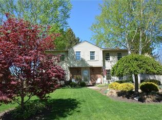 12 Cambric Cir, Pittsford, NY 14534