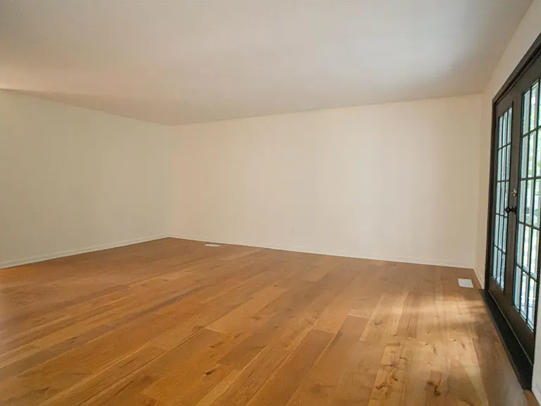 1159 Wesleyan Dr — Photo 3