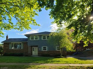 1 Kentwood Rd, Succasunna, NJ 07876