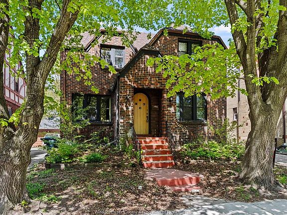 2nd image of 3056 Alexander Ave