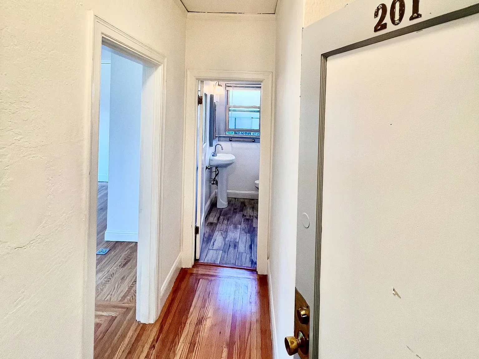1 bed, 700 sqft, $1,995 — Photo 4