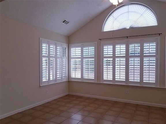 4th image of 700 Silver Summit Dr SE #700