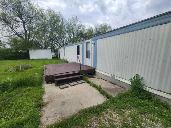 713 Greenbriar Dr, Hartford City, IN 47348