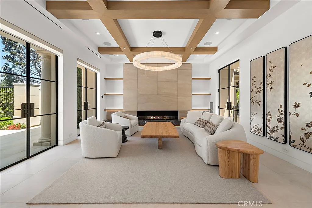 7 bed, 10.0 bath, 11199 sqft, $95,000 — Photo 4