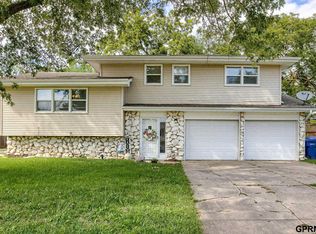 2518 Childs Rd W, Bellevue, NE 68147