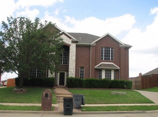 1233 High Bluff Dr, Desoto, TX 75115