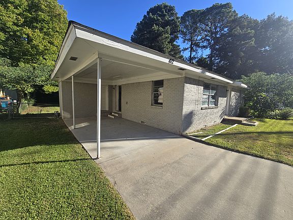 2nd image of 412 Graham Rd