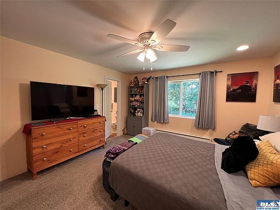5th image of 245 Blueberry Hill Dr