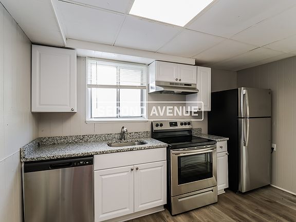 2nd image of 2054 Hewitt Ave