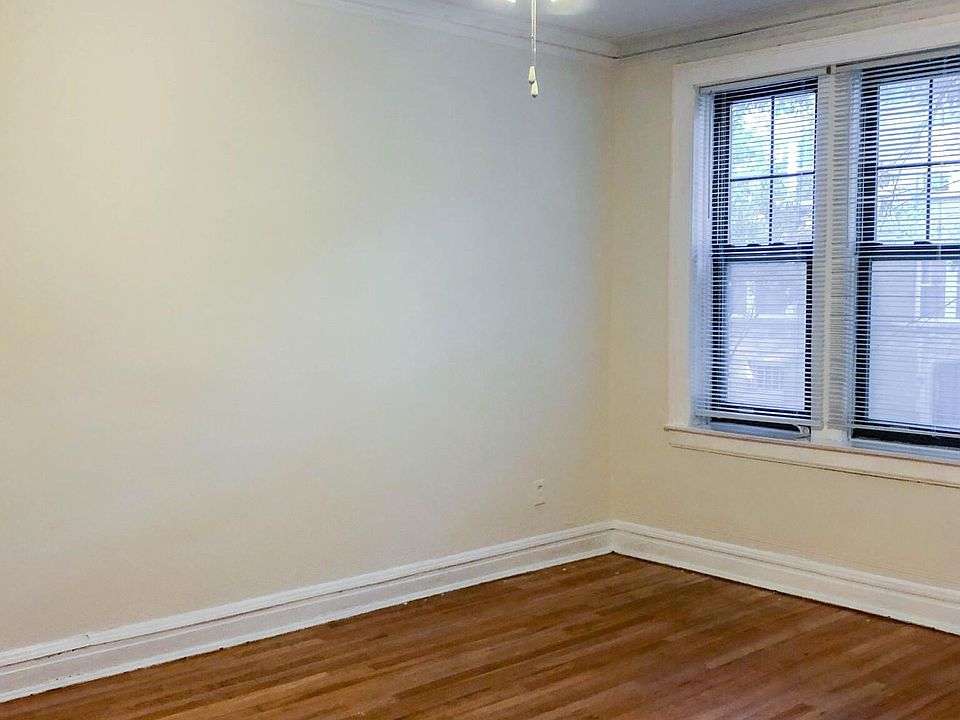 1st image of 1942 W Winnemac Ave #1