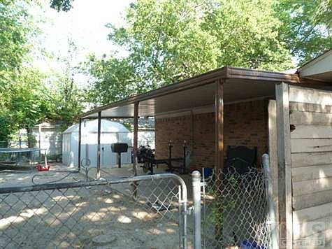 5th image of 1712 Division St