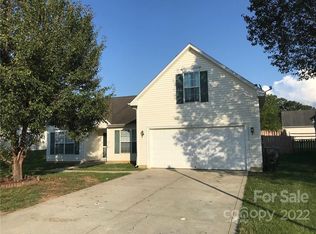 8232 Fox Swamp Rd, Charlotte, NC 28215