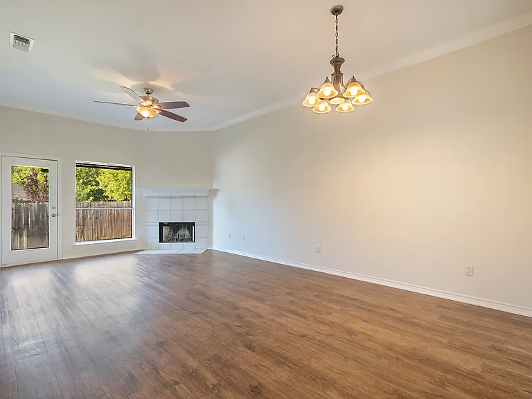 11909 Rhulen Ct — Photo 5