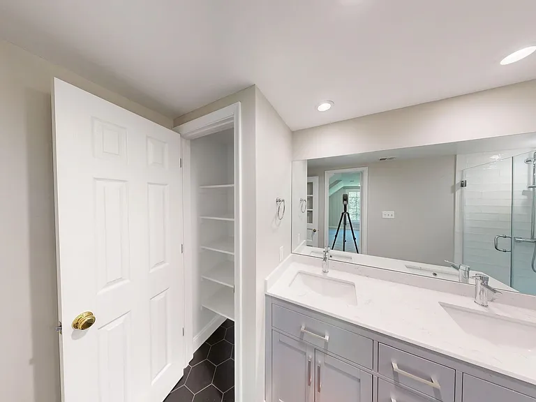 7309 River Rd — Photo 30