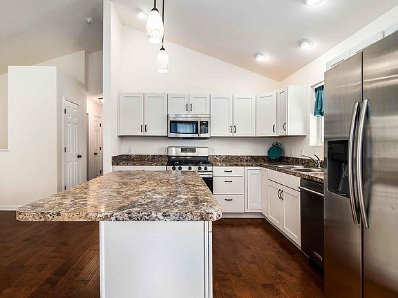 3rd image of 1934 Pierce Mill Ln