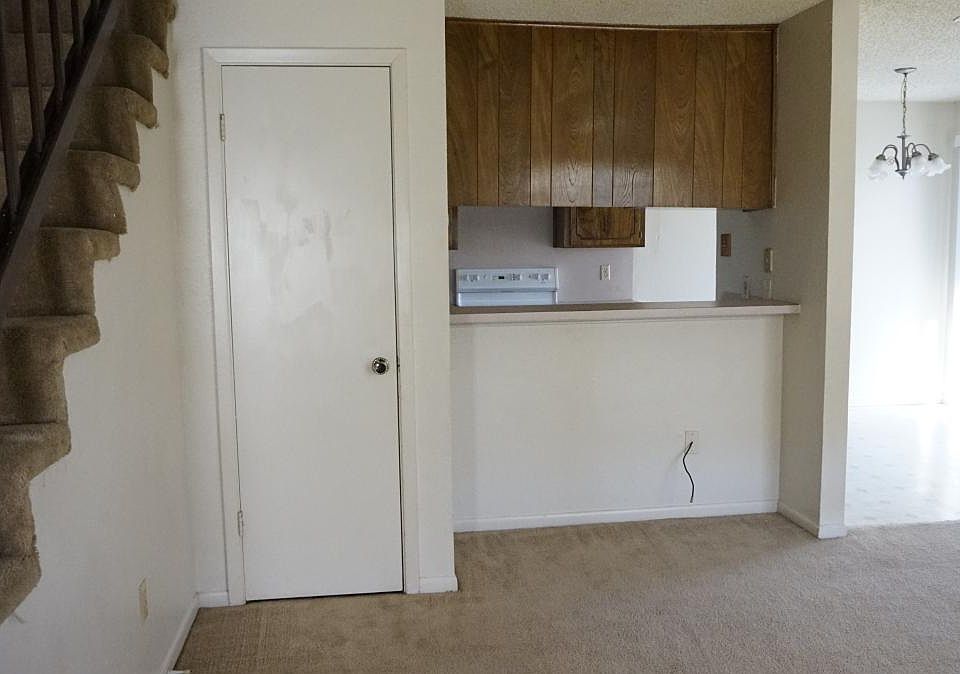 004_Living Room_03082022