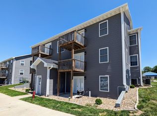 B Ave Apartments, Oskaloosa, IA 52577