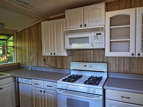 5th image of 481 Judson Dr