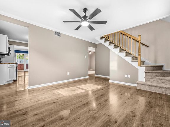 4th image of 126 Mace St