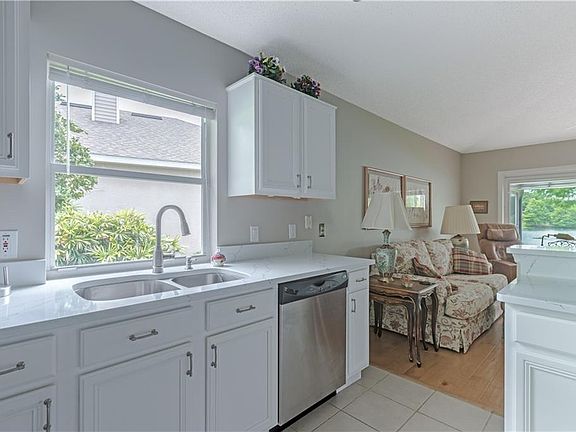 4th image of 1842 Everhart Dr